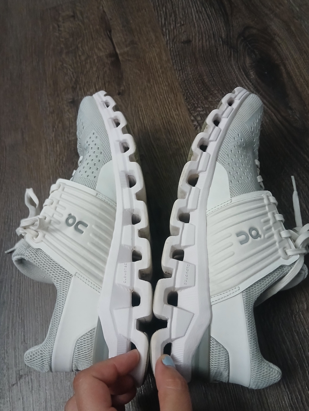 On Running Cloudswift Glacier White Grey colorway Size 8.5 - Picture 5 of 10
